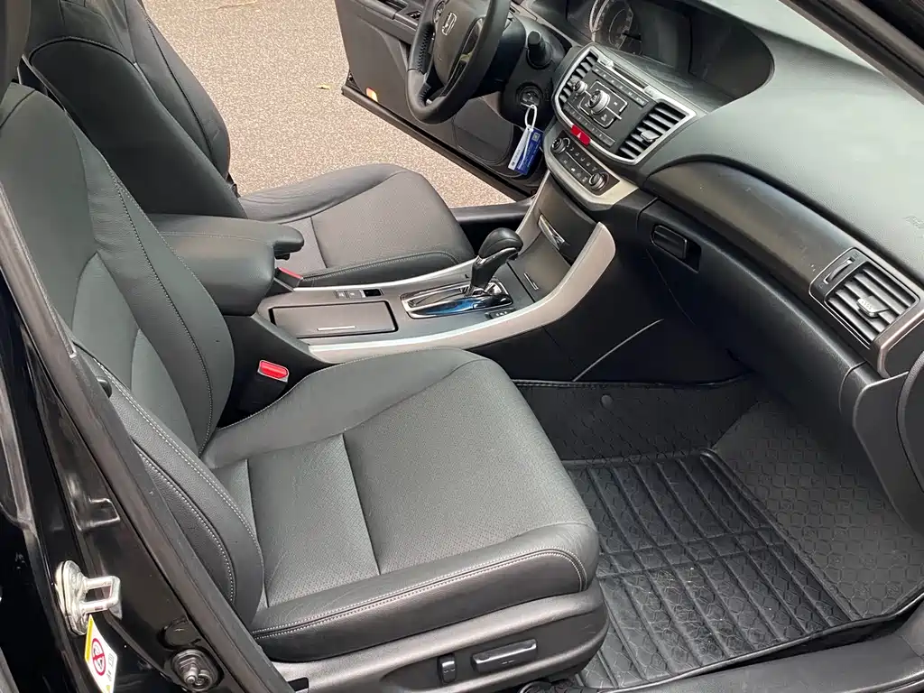 Honda Accord 2015 — фото 9