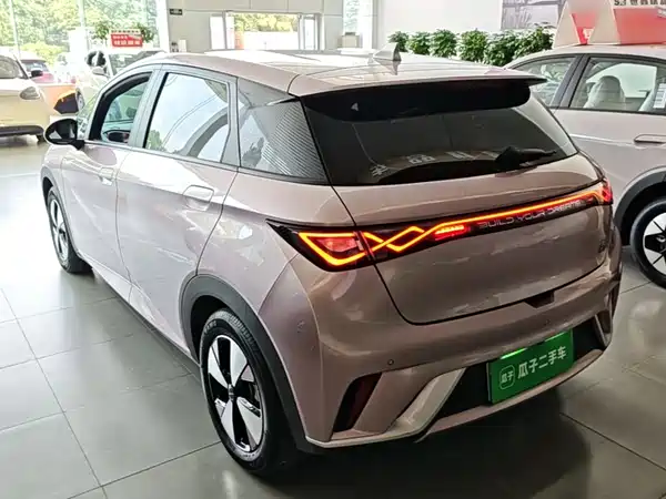 BYD Dolphin 2023