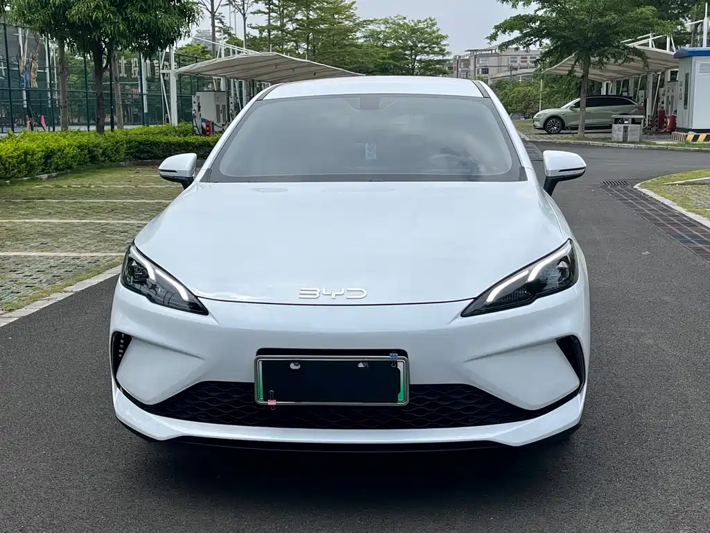 BYD Seal 05 DM-i 2025 — фото 2