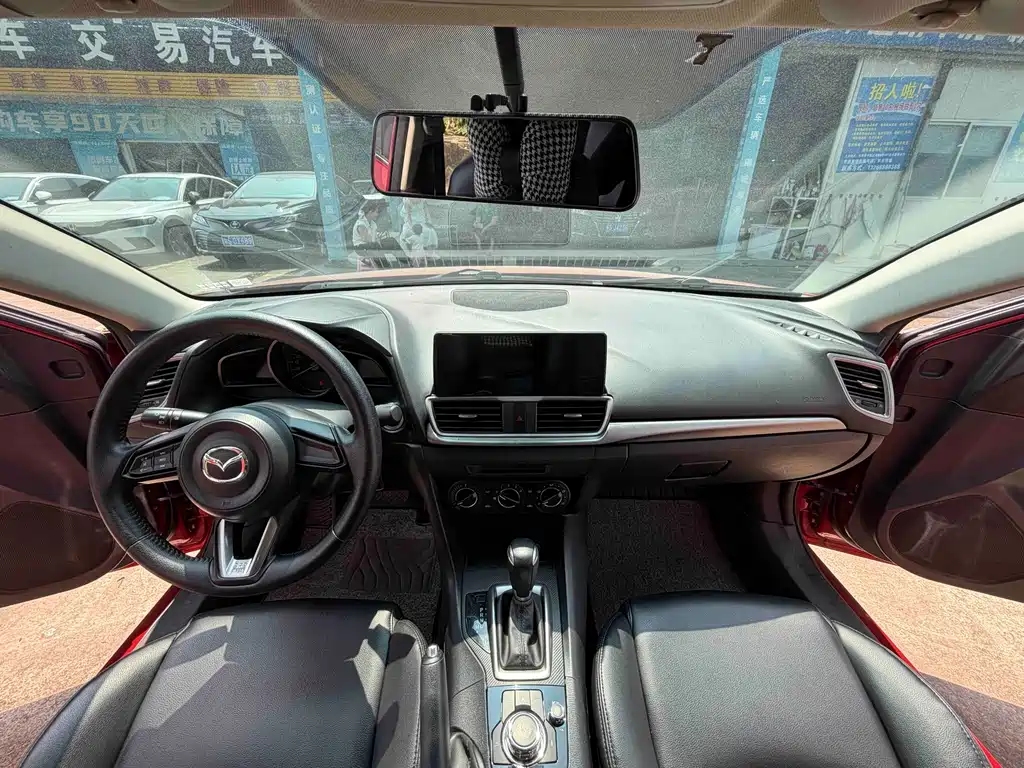 Mazda 3 Axela 2018 — фото 6