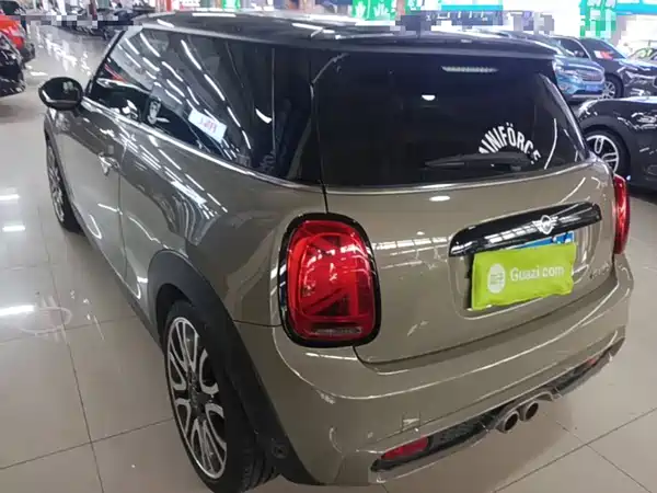 MINI MINI 2019