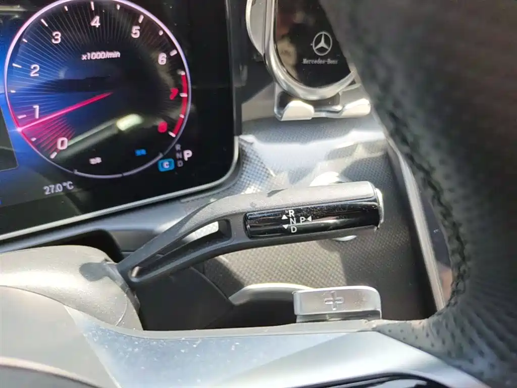 Mercedes-Benz C-Class 2023 — фото 14