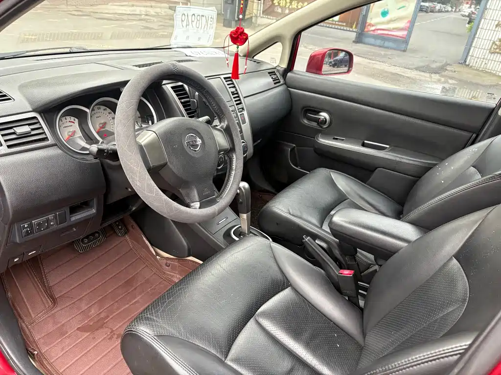 Nissan Tiida 2009