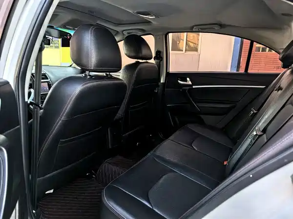 Geely Emgrand 2015