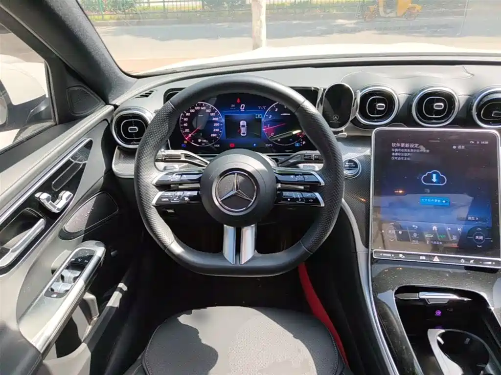 Mercedes-Benz C-Class 2023 — фото 11