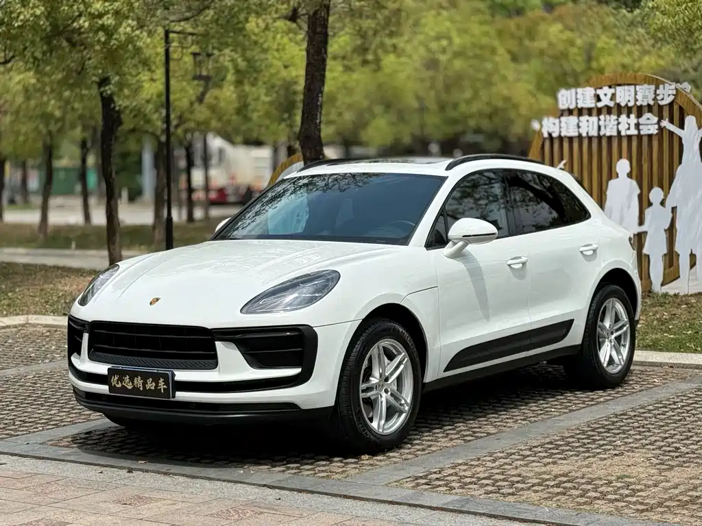 Porsche Macan 2024 — фото 1