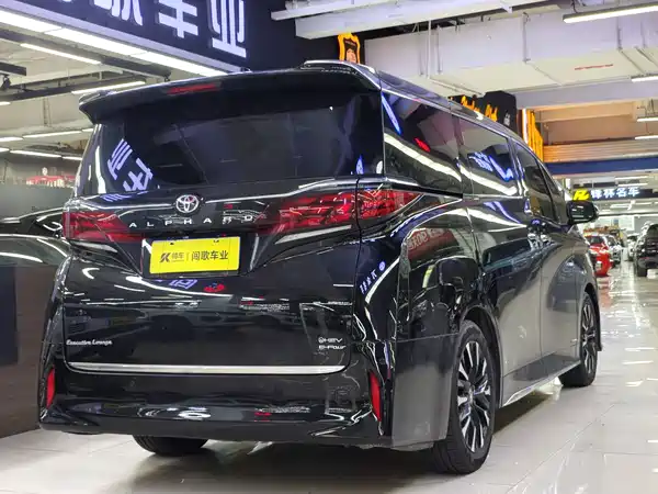 Toyota Alphard 2024