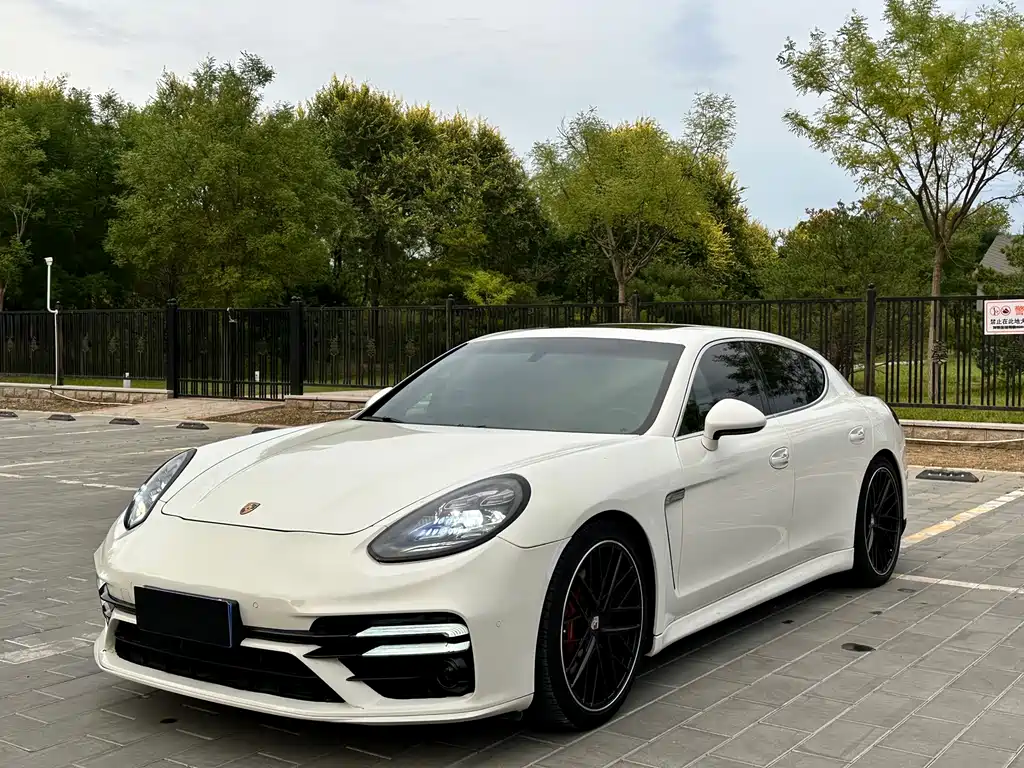 Porsche Panamera 2013 — фото 1