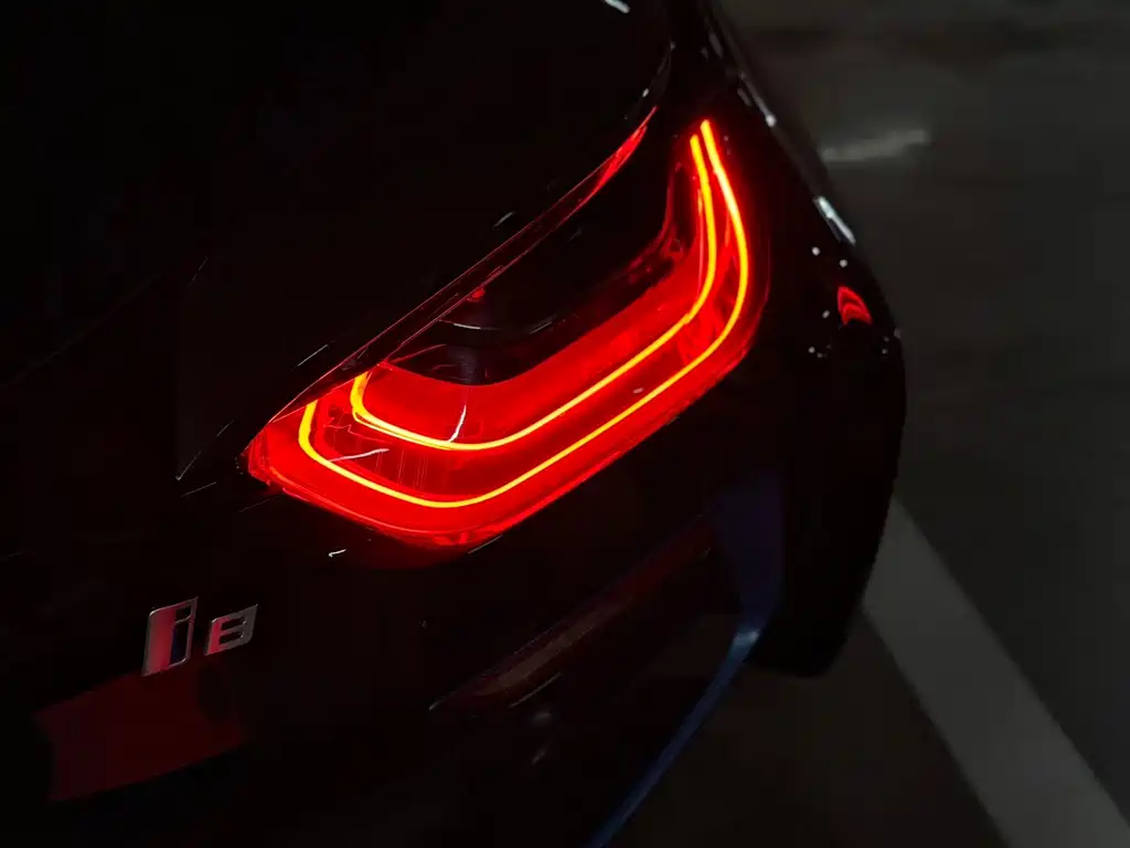 BMW i8 2018 — фото 15