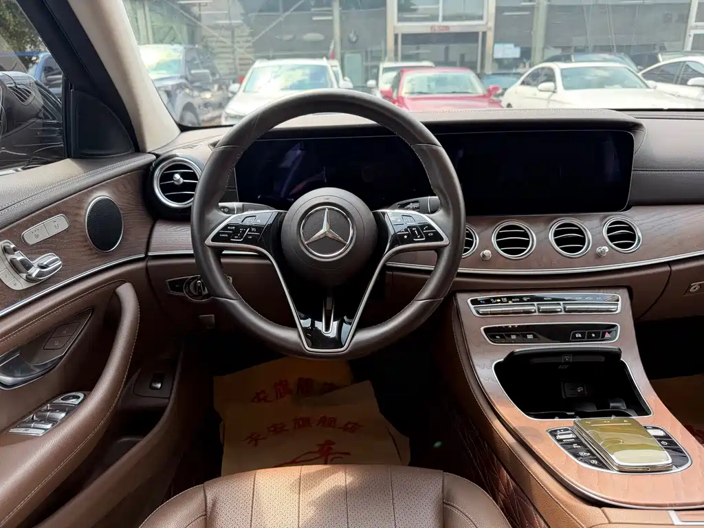 Mercedes-Benz E-Class 2023 — фото 13