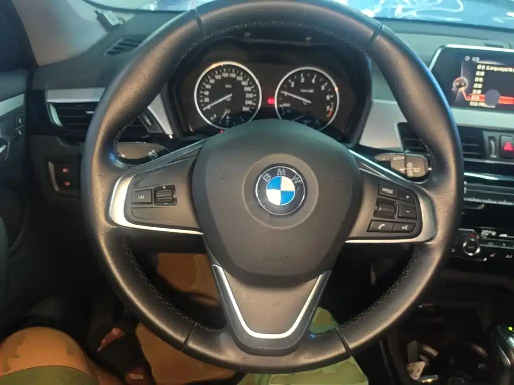 BMW X1 2016 — фото 11