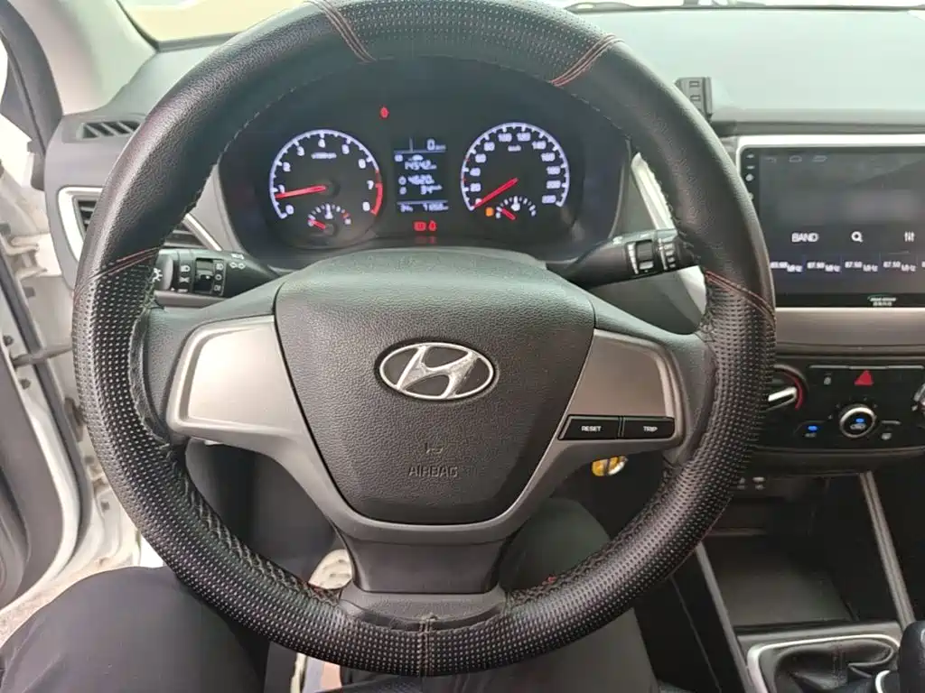 Hyundai Verna 2019 — фото 11