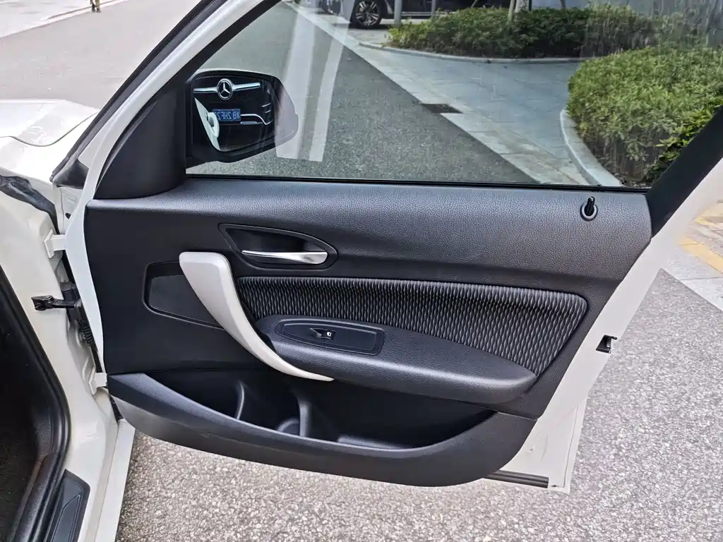 BMW 1 Series 2015 — фото 10