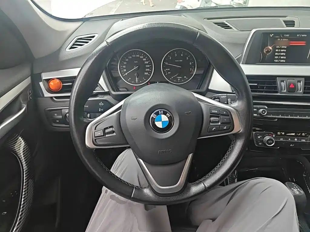 BMW X1 2017 — фото 11