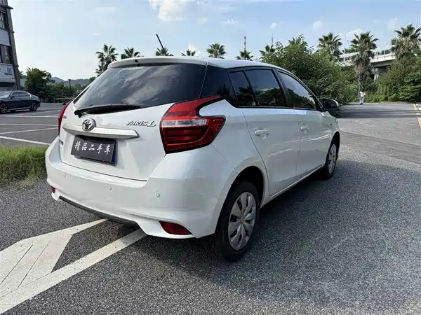 Toyota Yaris L 2021