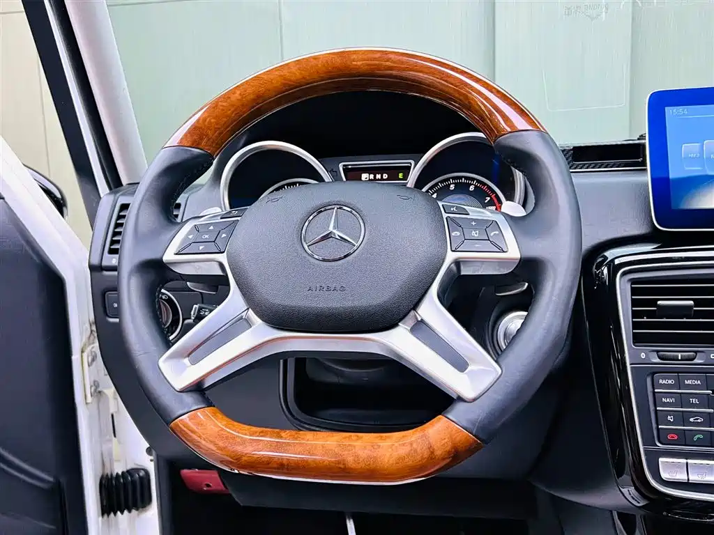Mercedes-Benz G-Class 2017 — фото 10