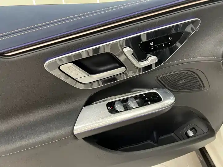 Mercedes-Benz EQE 2025 — фото 11