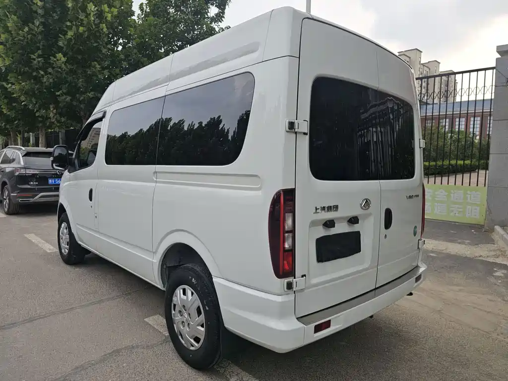 Maxus V80 2024