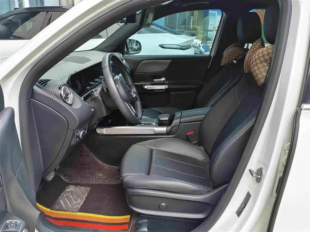 Mercedes-Benz GLB 2021