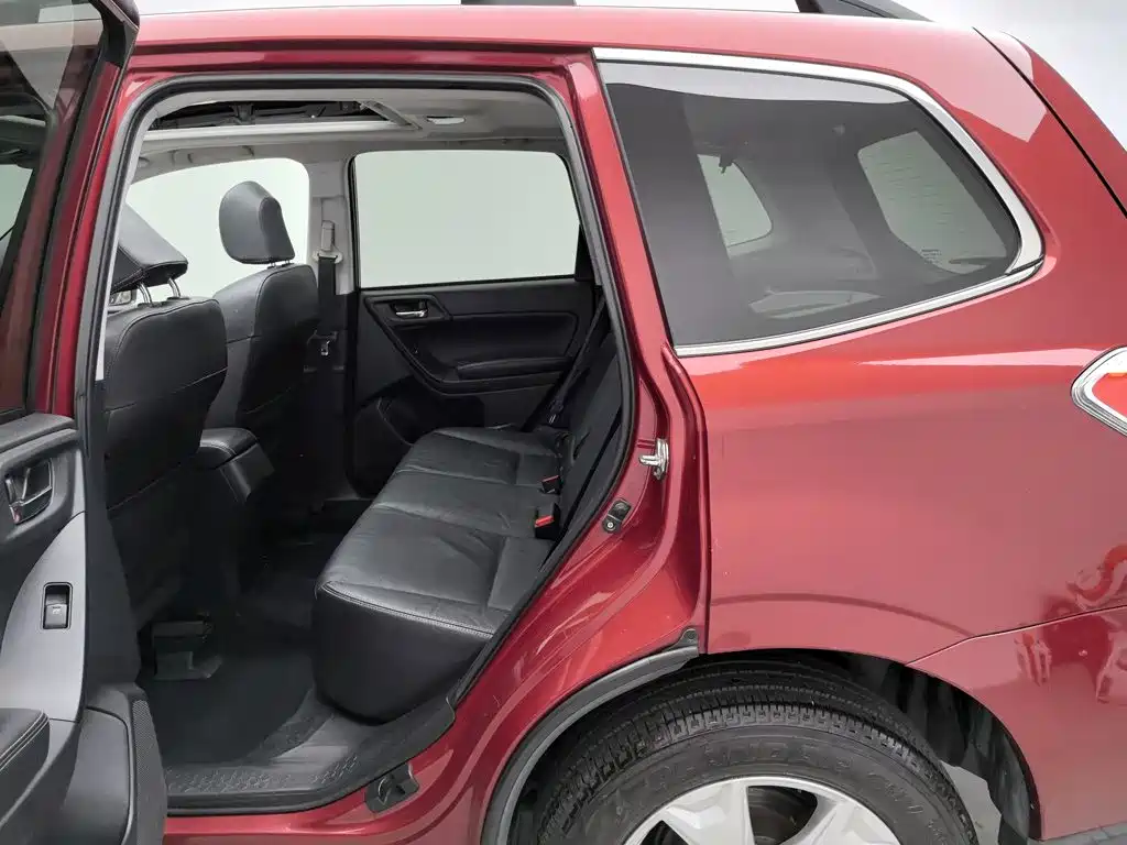 Subaru Forester 2015 — фото 15