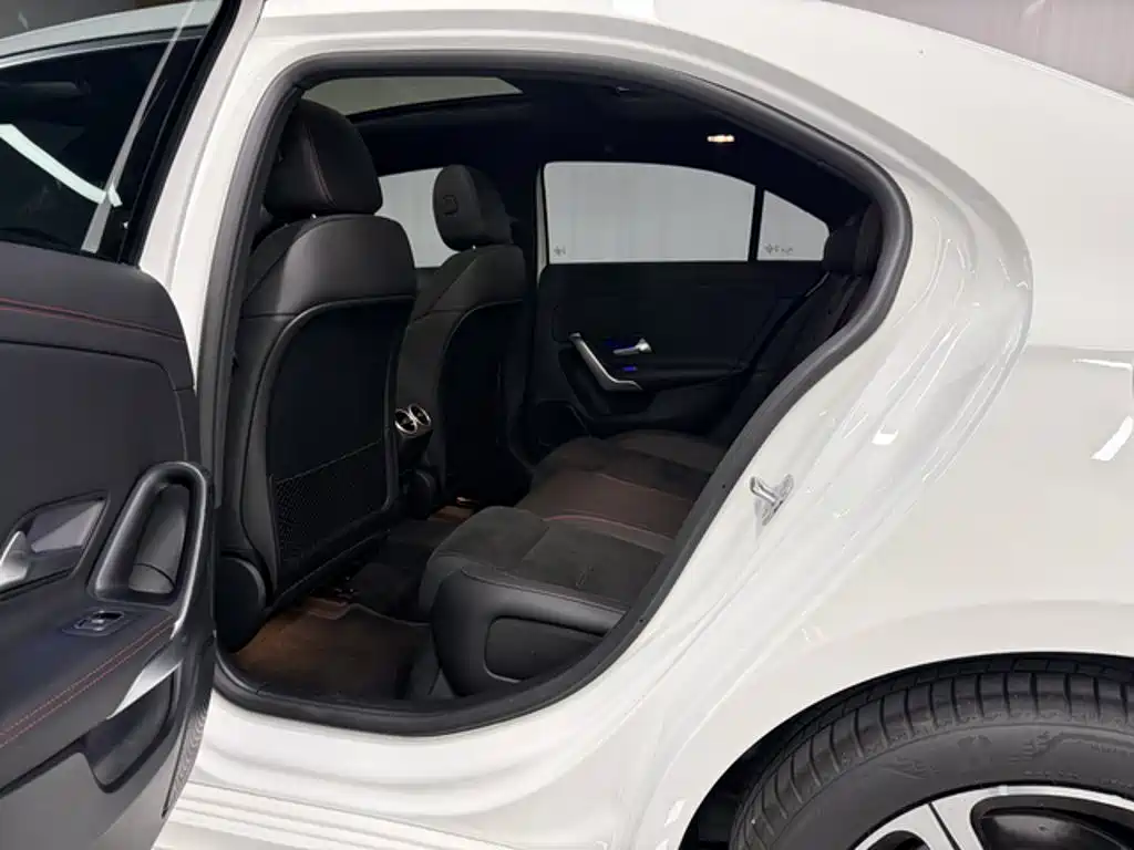 Mercedes-Benz A-Class 2025 — фото 13