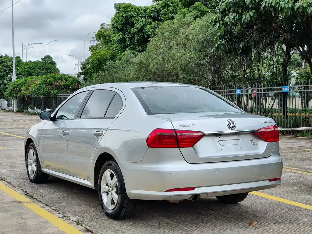 Volkswagen Lavida 2015