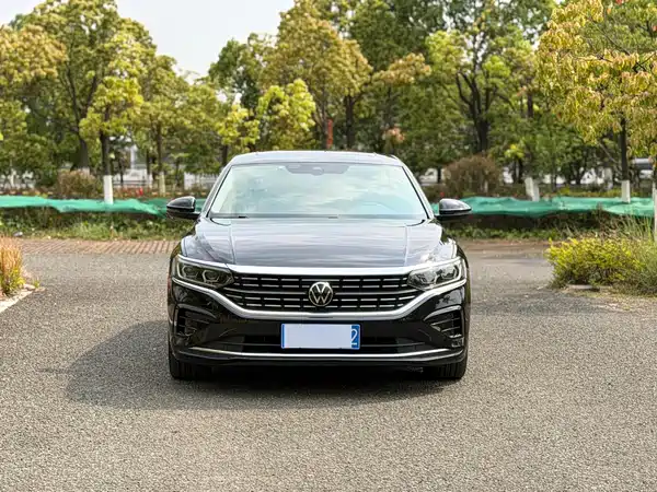 Volkswagen Passat 2022