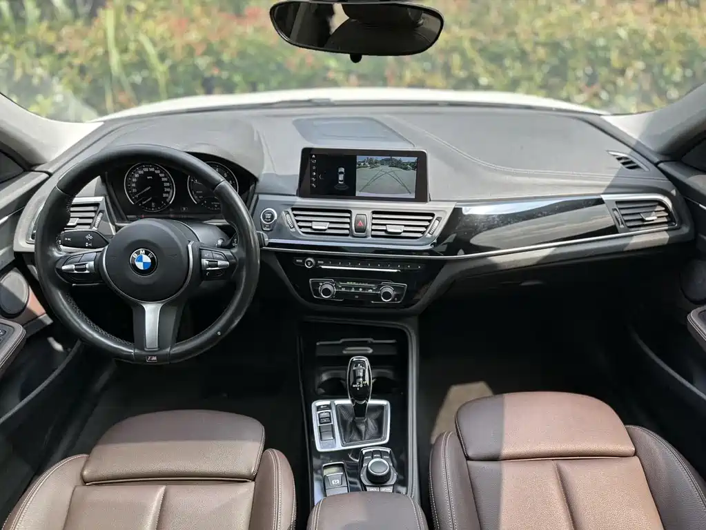 BMW 1 Series 2019 — фото 21