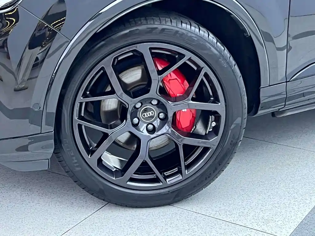 Audi Q7 2024 — фото 29
