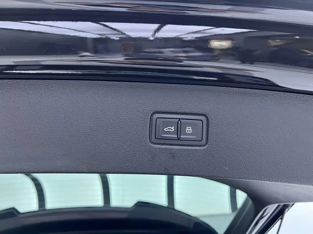Audi Q7 2024 — фото 33