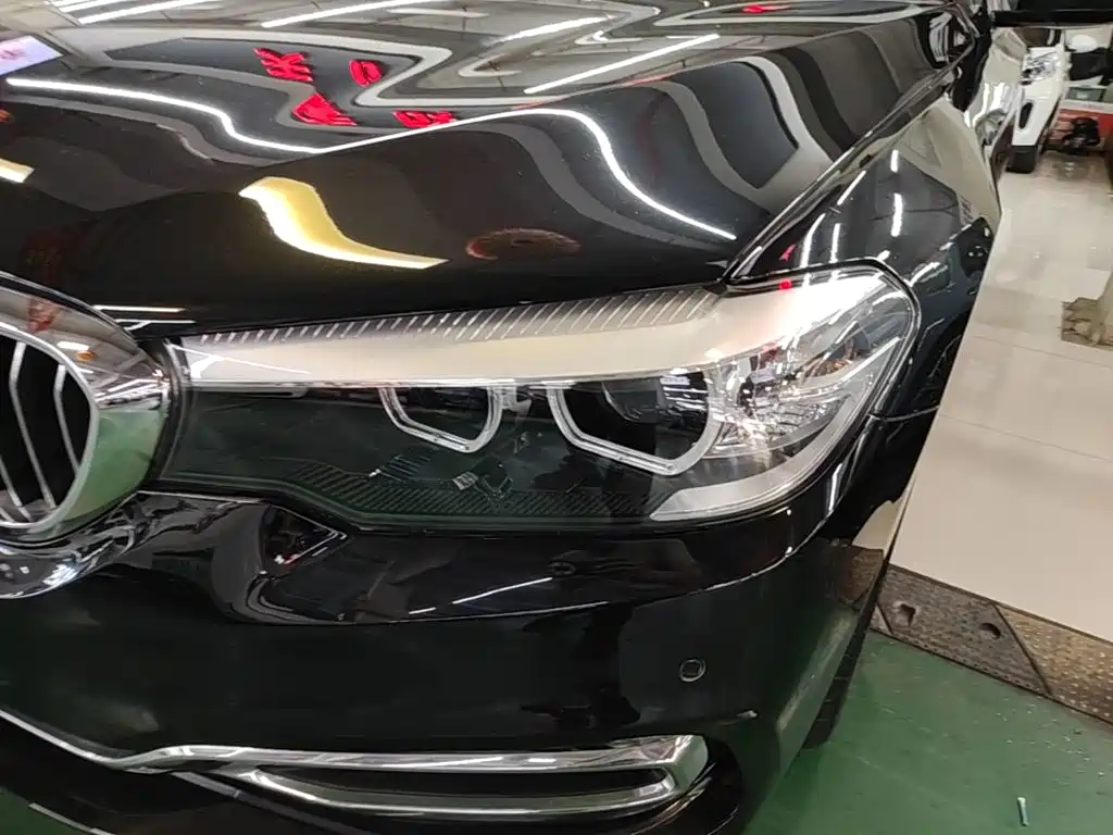 BMW 5 Series 2018 — фото 24
