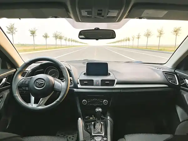 Mazda 3 Axela 2015