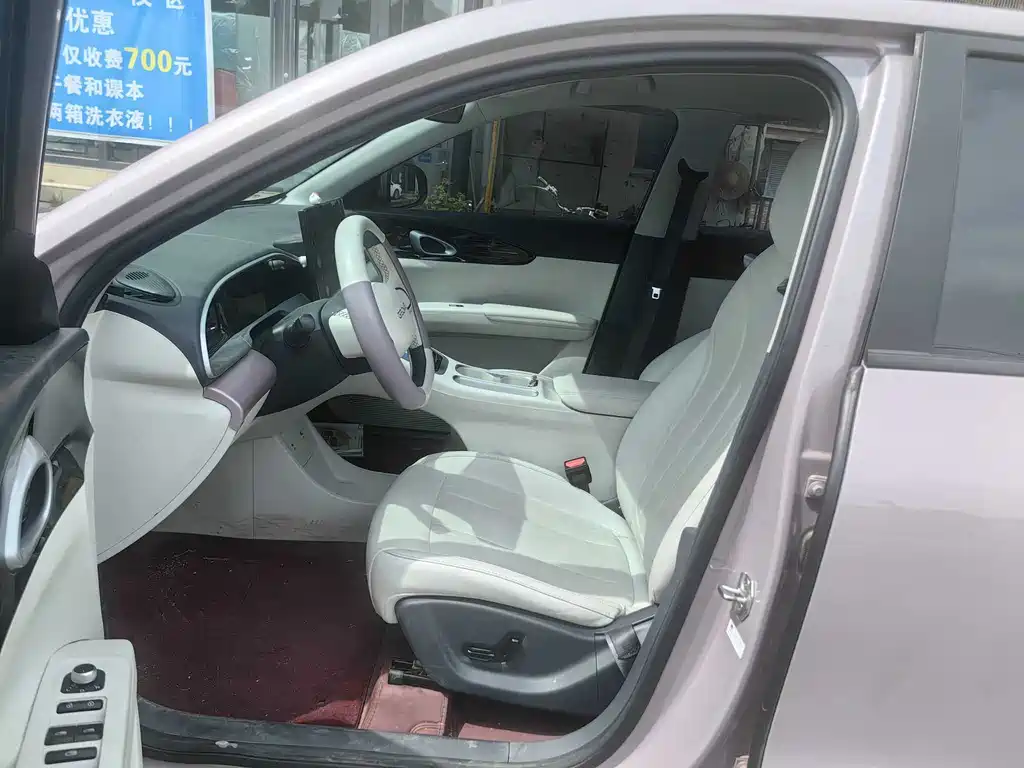 Geely Galaxy Starwish 2025 — фото 8