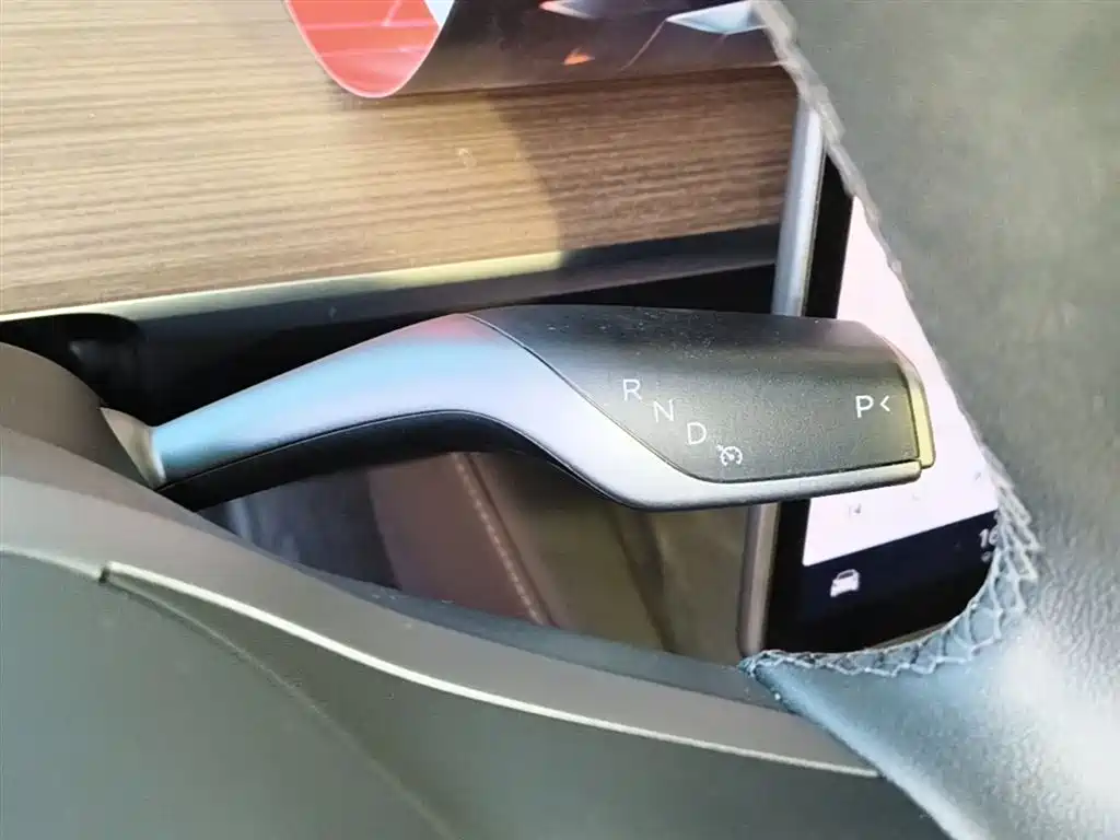 Tesla Model Y 2023 — фото 14
