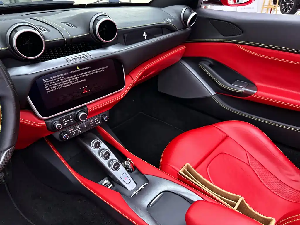 Ferrari Portofino 2019 — фото 22