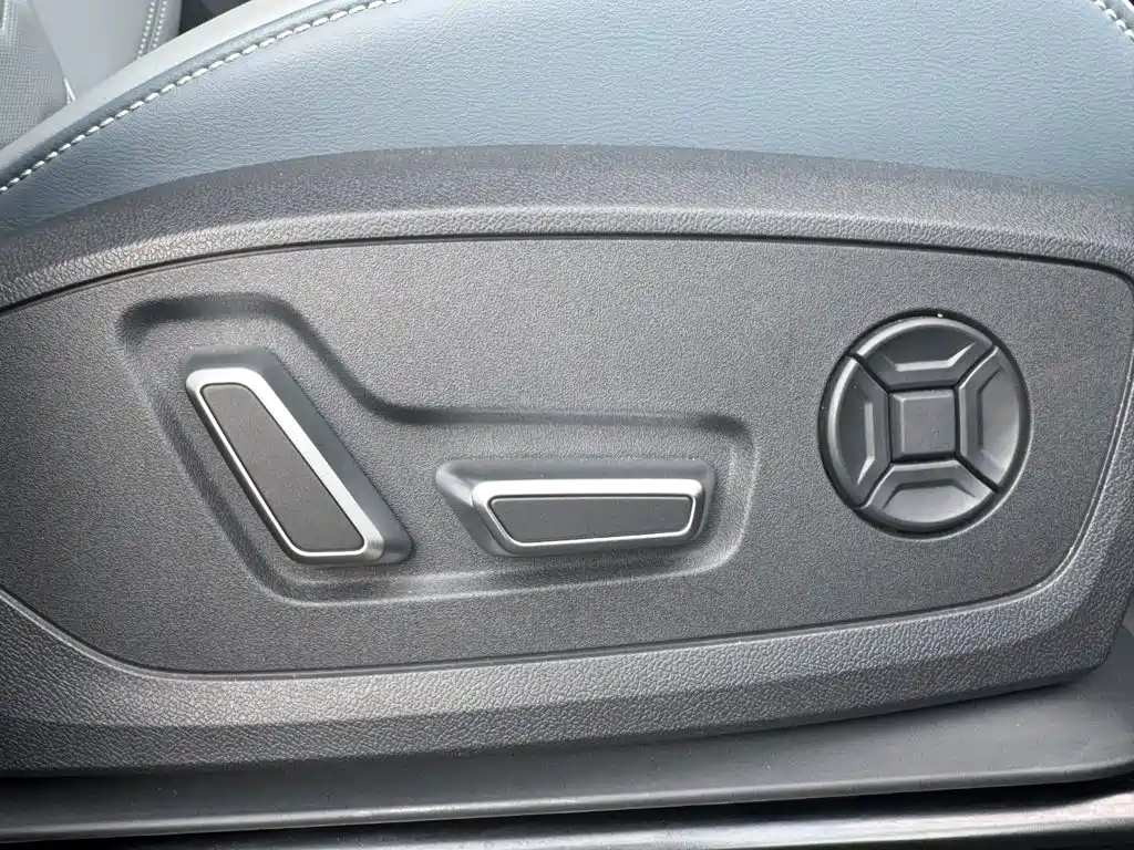 Audi Q6L E-Tron 2025 — фото 6