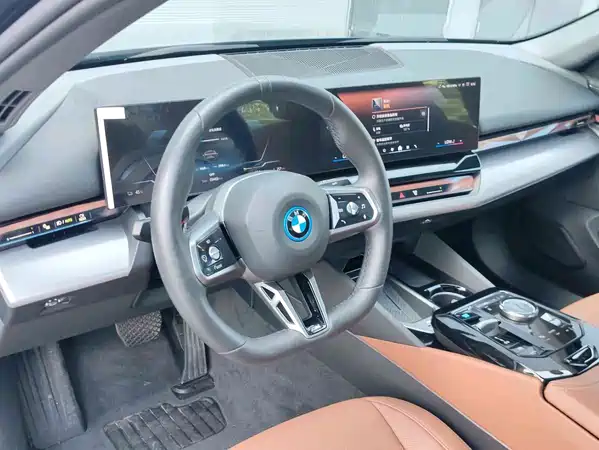 BMW i5 2025