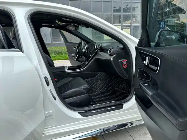 Mercedes-Benz C-Class 2023