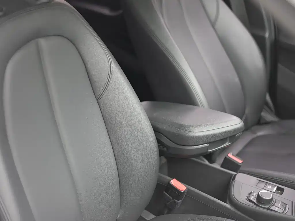 BMW X1 2018 — фото 12