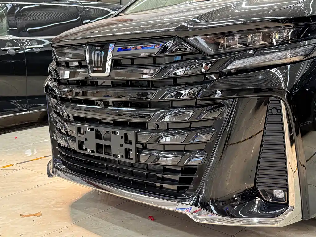 Toyota Vellfire — фото 9