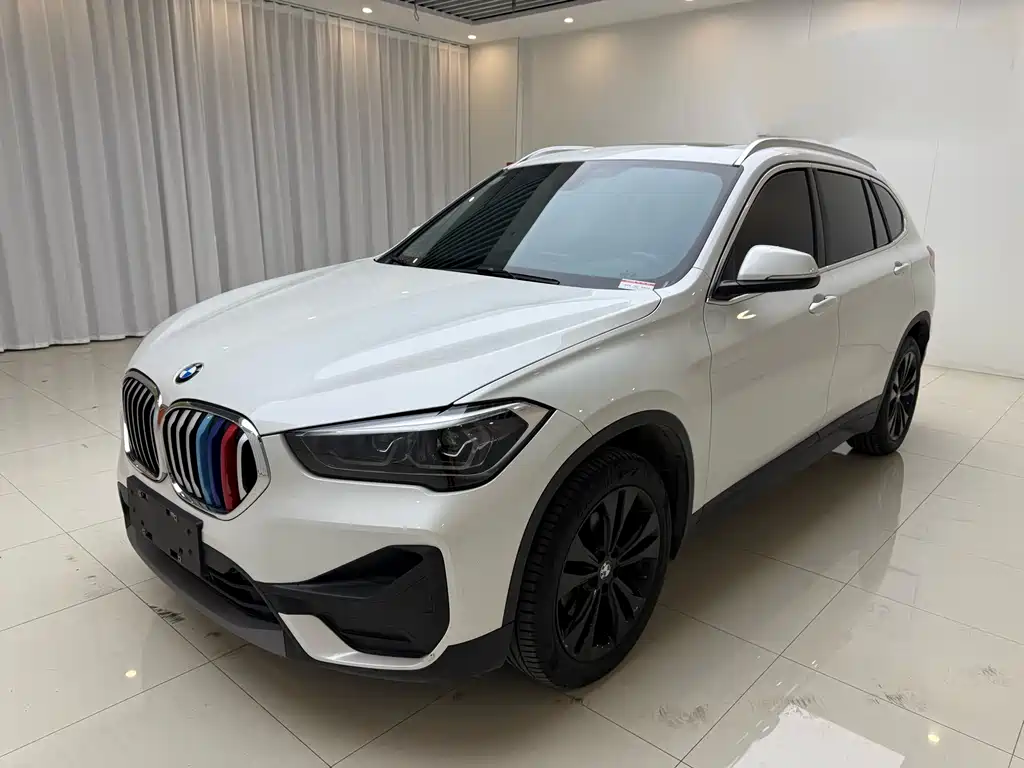 BMW X1 2021 — фото 1