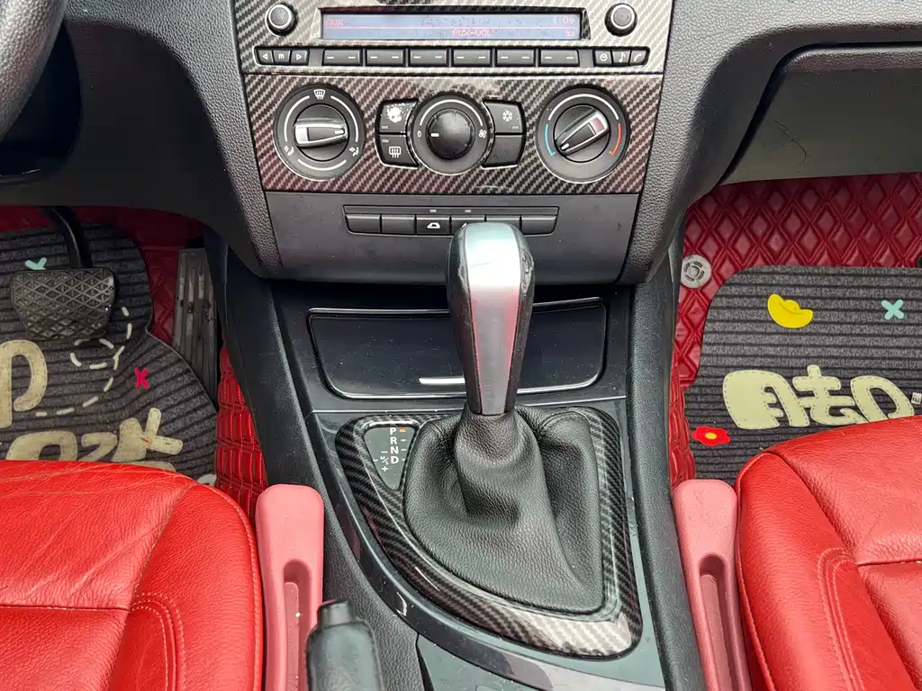 BMW 1 Series 2012 — фото 12