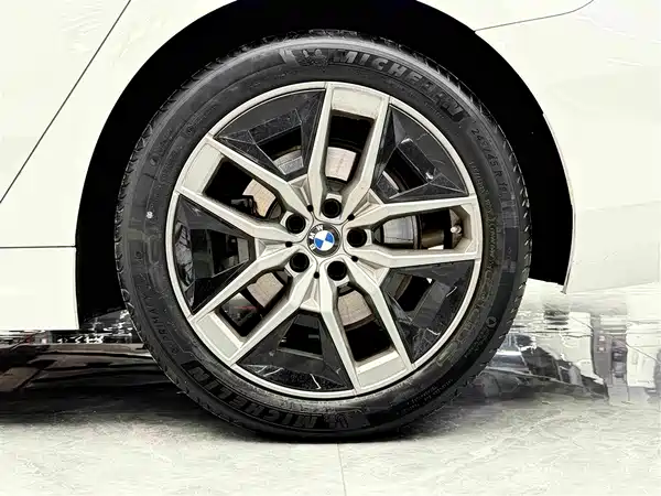 BMW 5 Series 2025