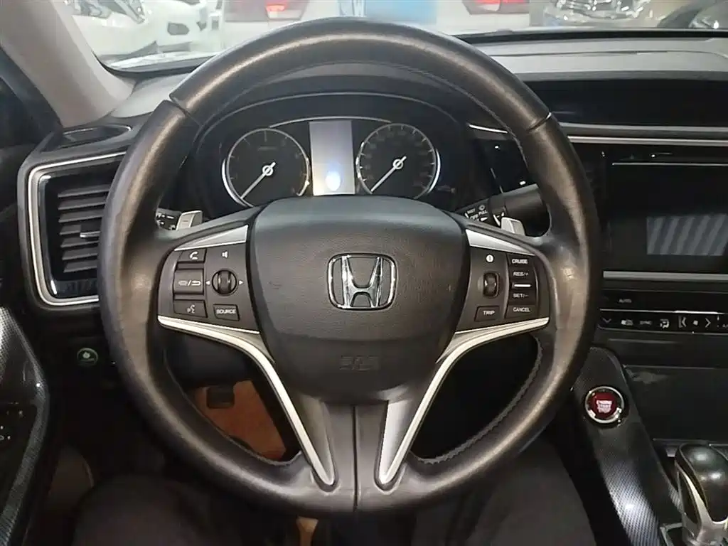 Honda Spirior 2016 — фото 11