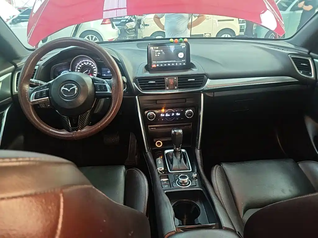 Mazda CX-4 2017 — фото 10