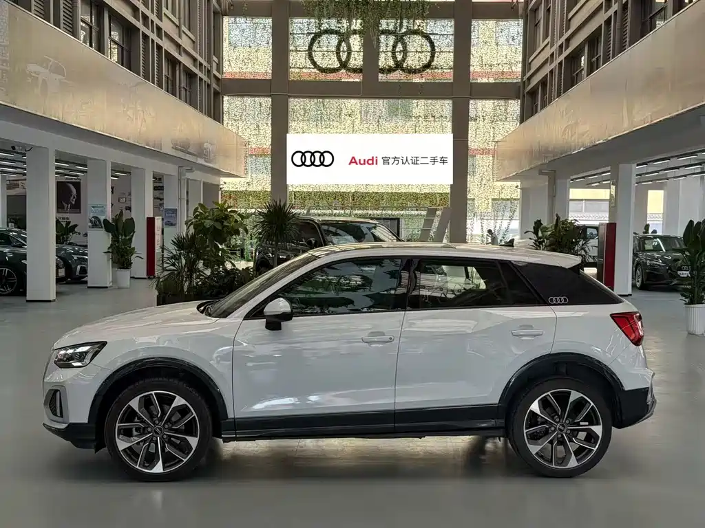 Audi Q2L 2024 — фото 2