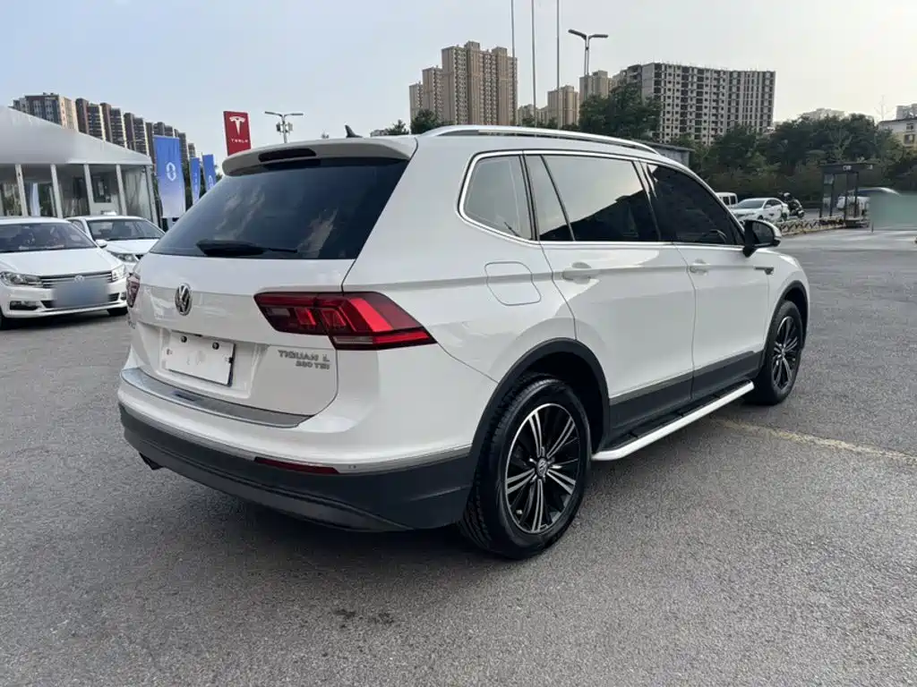 Volkswagen Tiguan L 2020 — фото 13