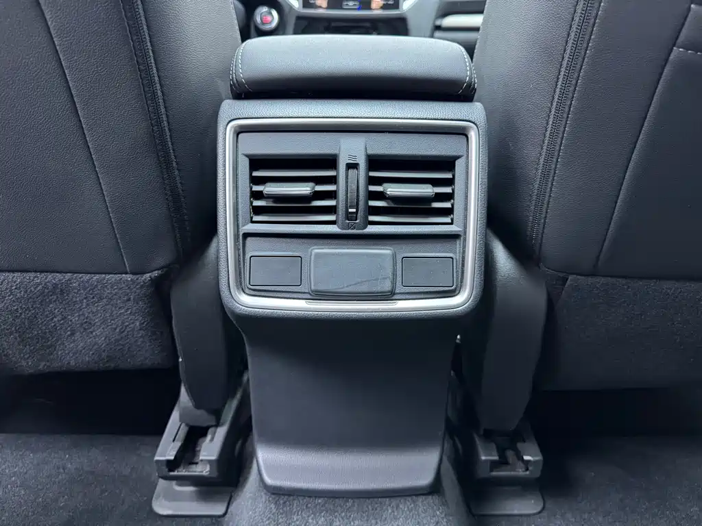 Subaru Forester 2022 — фото 18