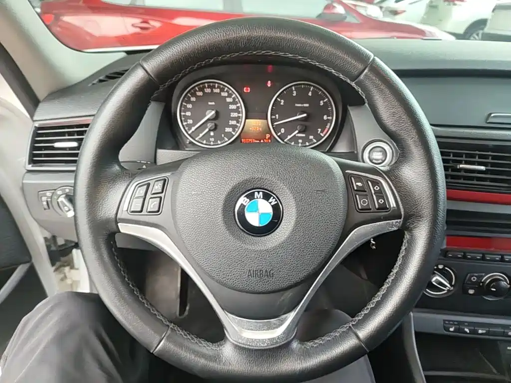 BMW X1 2016 — фото 11
