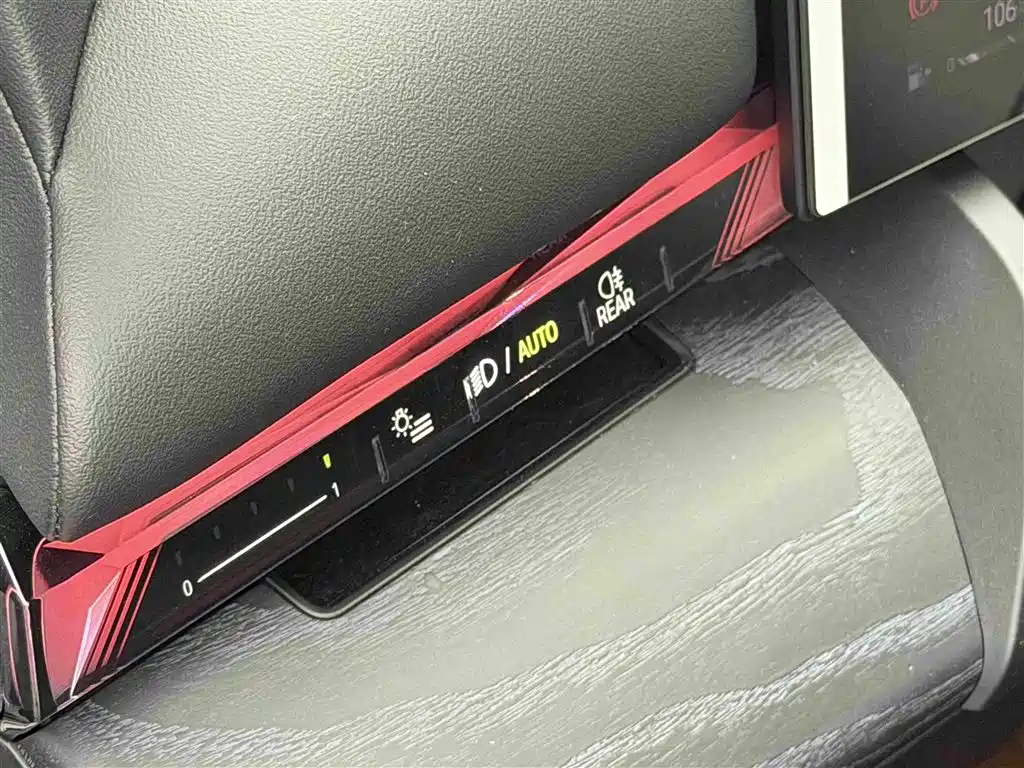 BMW 5 Series 2025 — фото 13